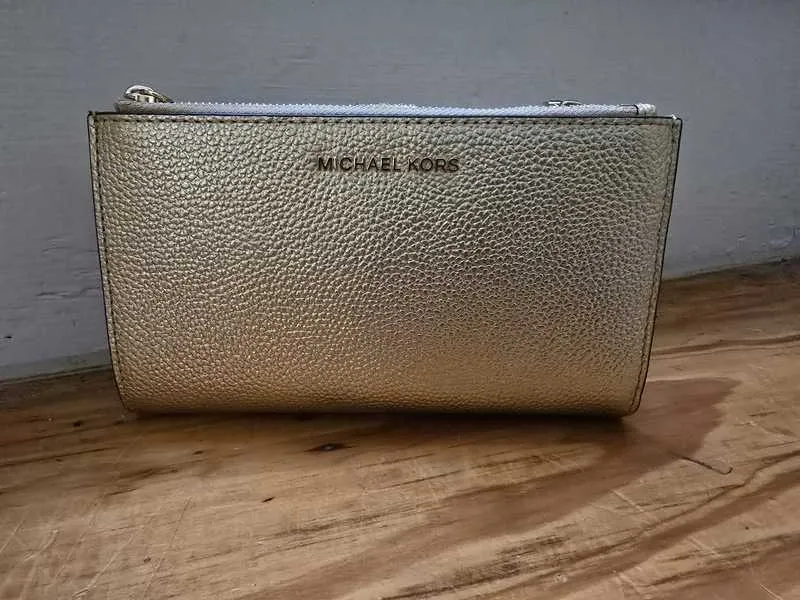 Adele Metallic Pebbled Leather Smartphone Wristlet