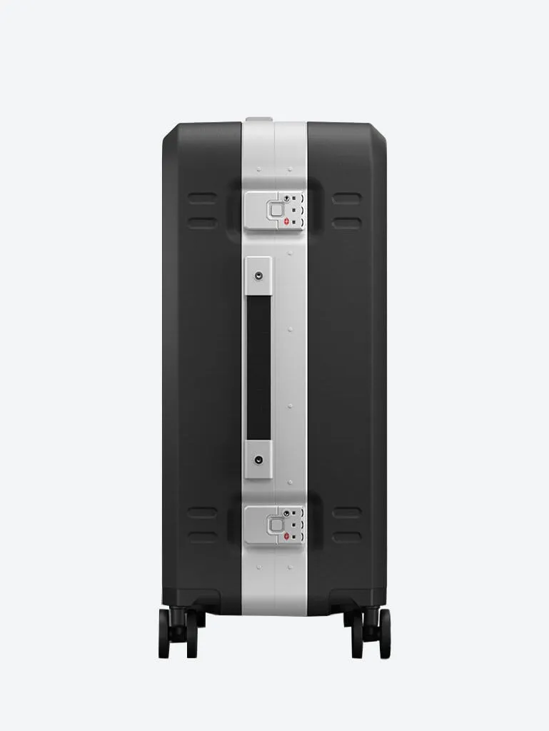 RAMVERK PRO CHECK-IN LUGGAGE MEDIUM SILVER