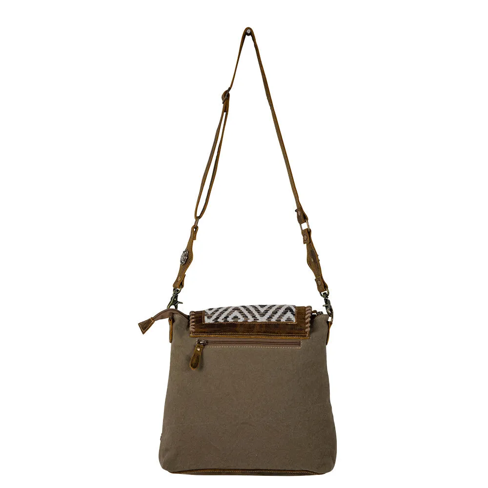 Sand Weaver Flapped Shoulder Bag