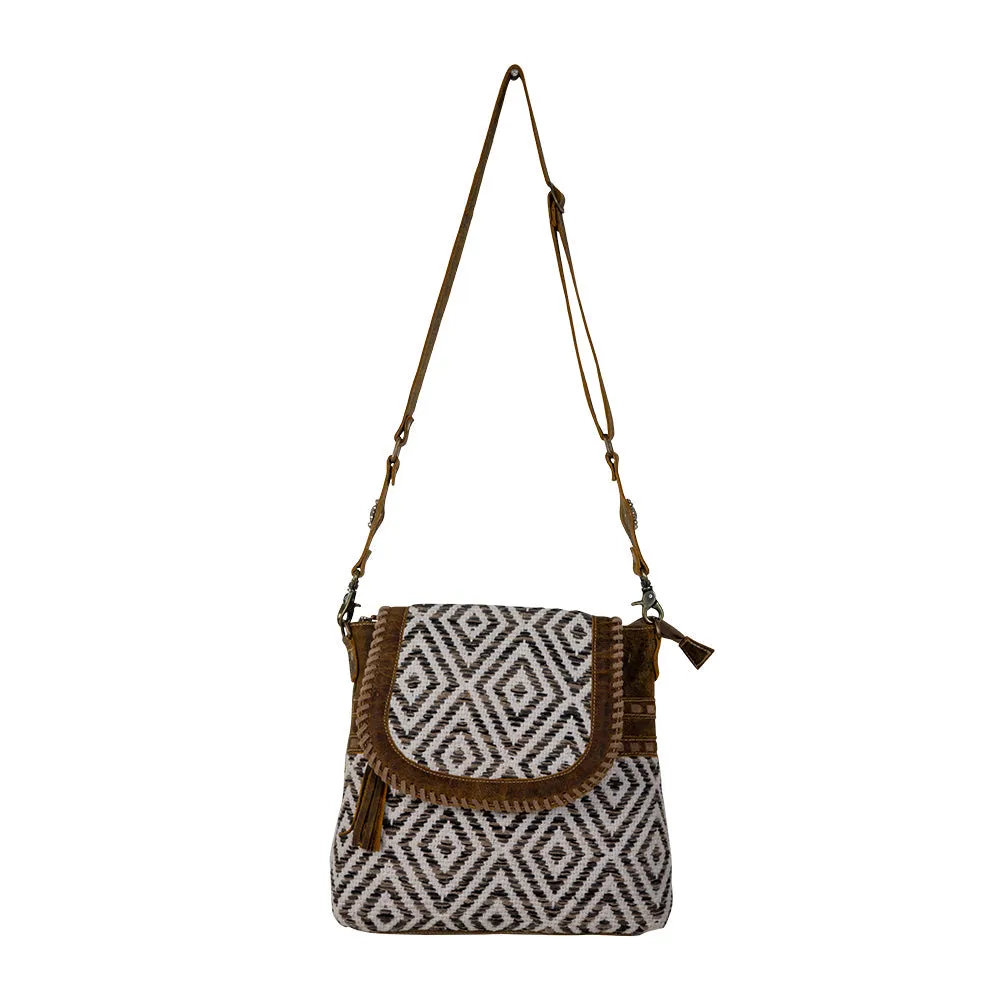 Sand Weaver Flapped Shoulder Bag